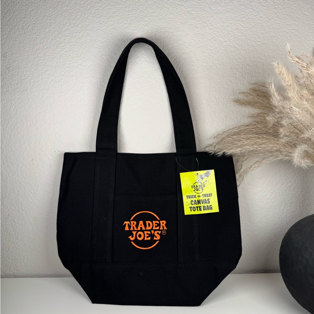 NWT VIRAL Trader Joe's Black and Orange Halloween Tote Bag